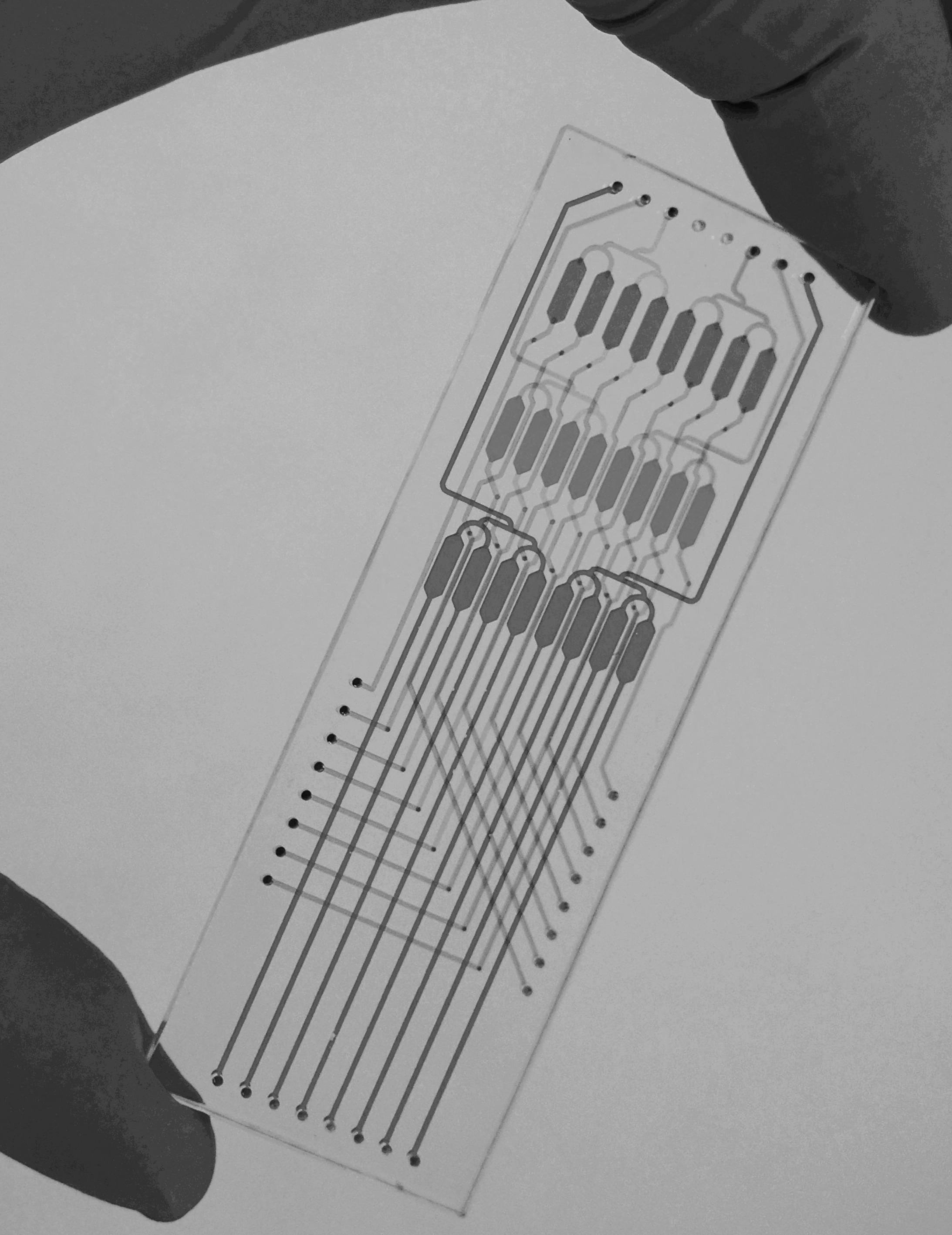 High-precision microfluidic system